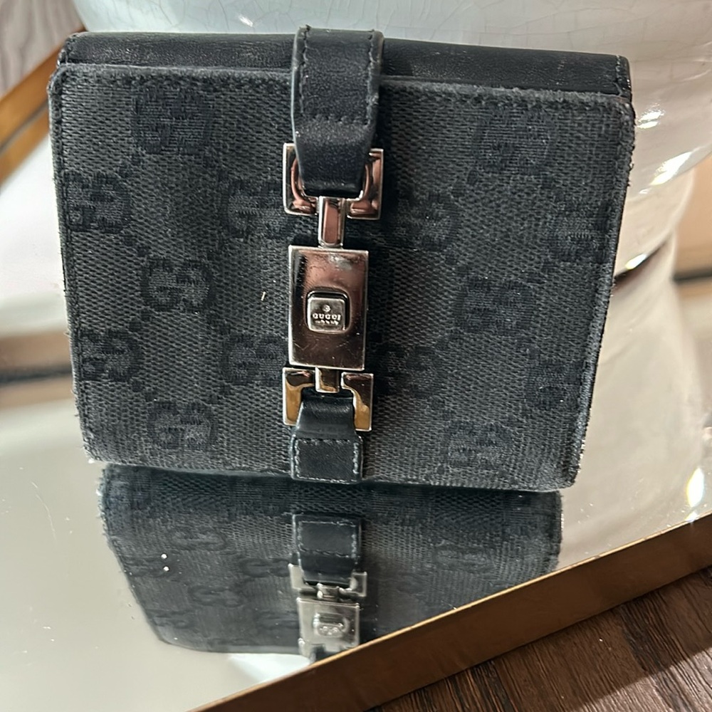 GUCCI VINTAGE BIFOLD WALLET